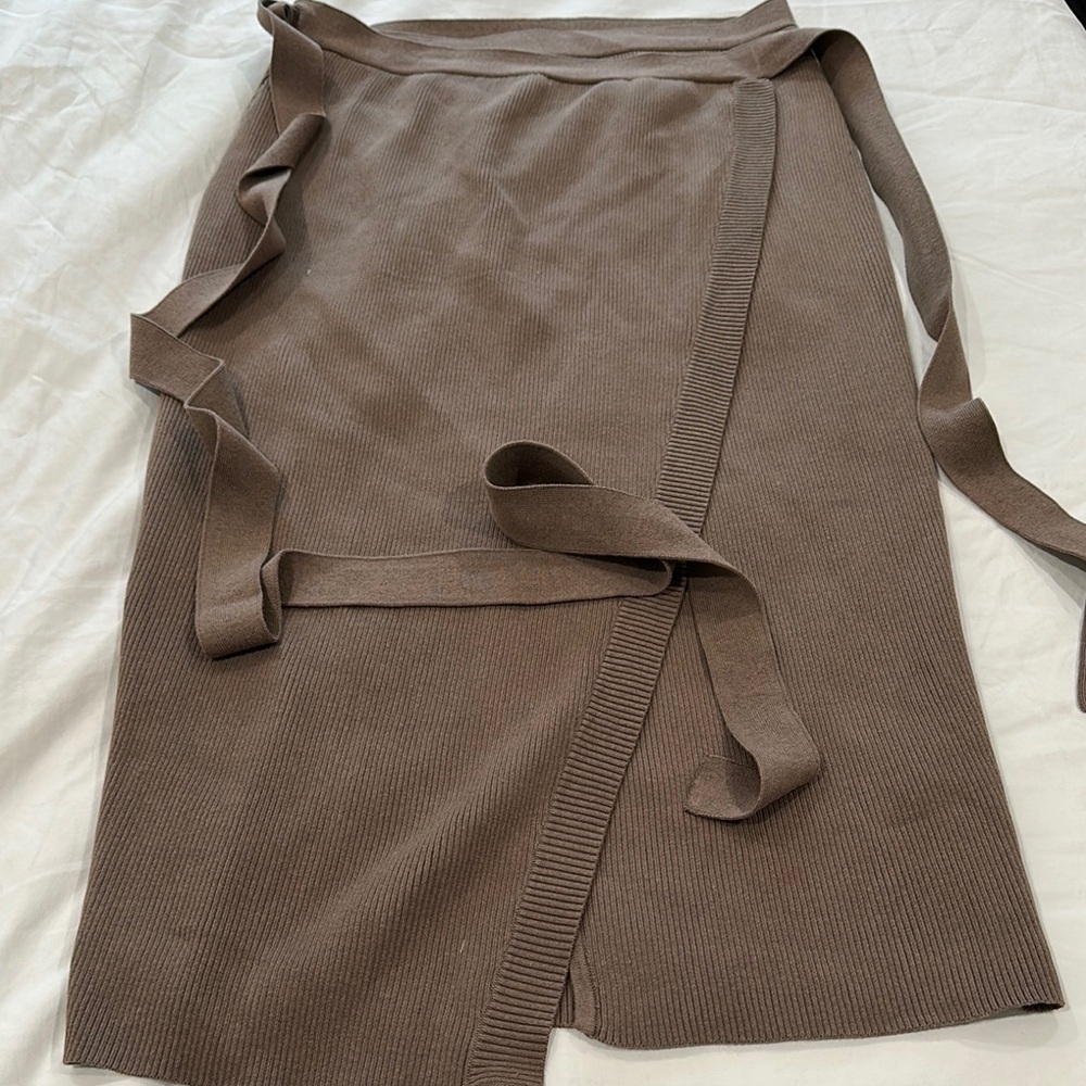 Revolve SNDYS Cece knit skirt and crop top - Picture 1 of 12
